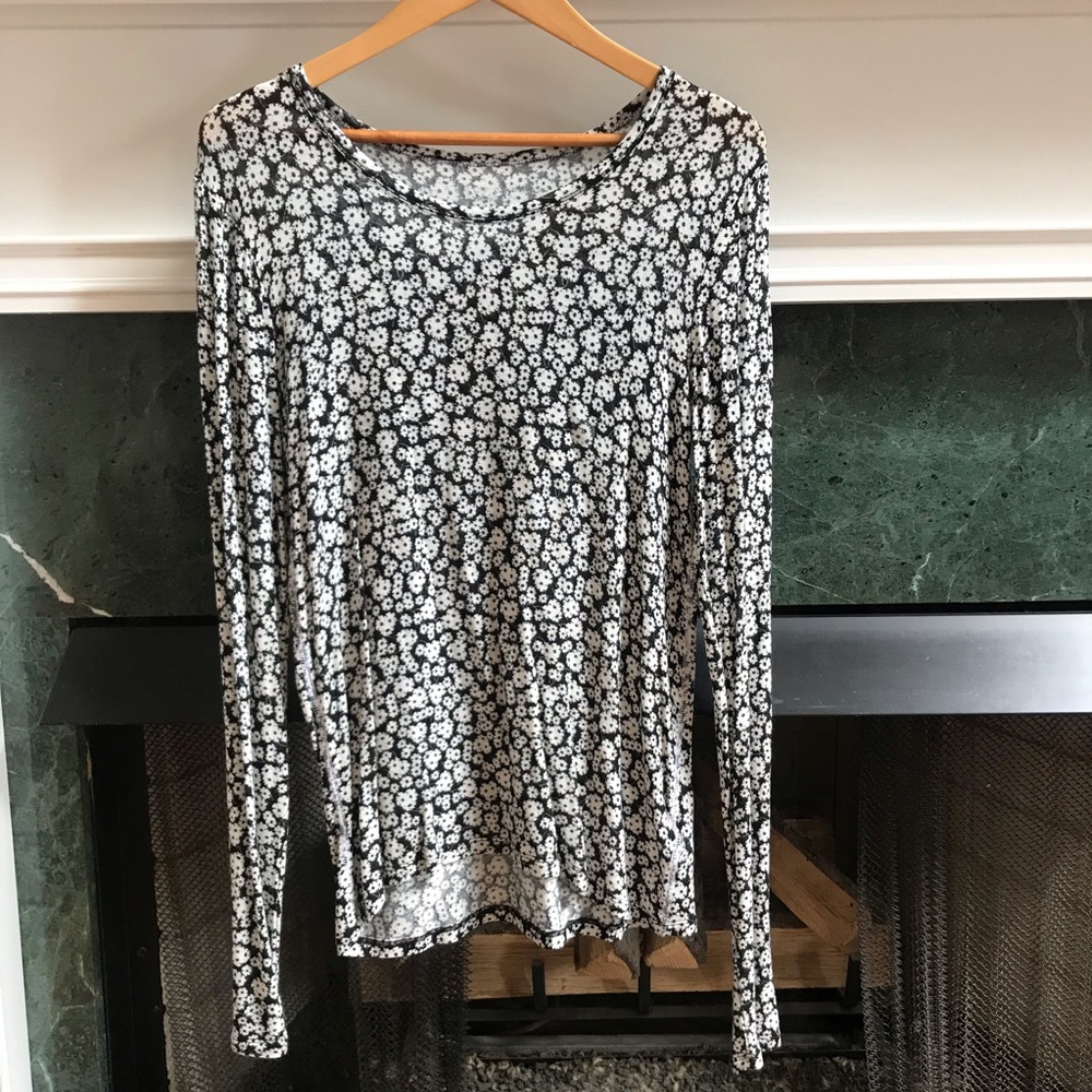 Ditsy Floral Long-Sleeve Top Junior’s Large